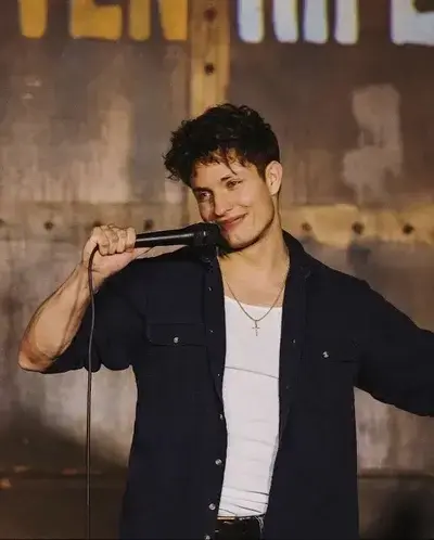 ClosePin2449의 Leo Vance