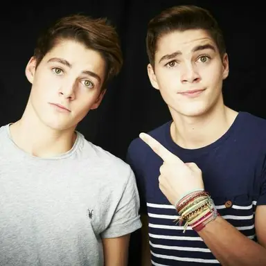 Profile image of Lysander and Lorcan
