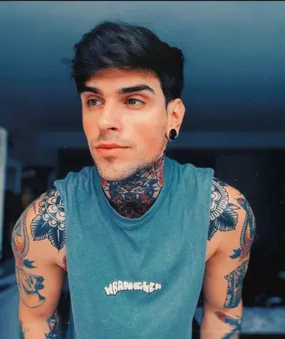 YoungTable3621의 Milos Novak