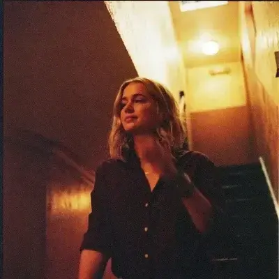 FunnyGlove8018의 Guinevere Beck