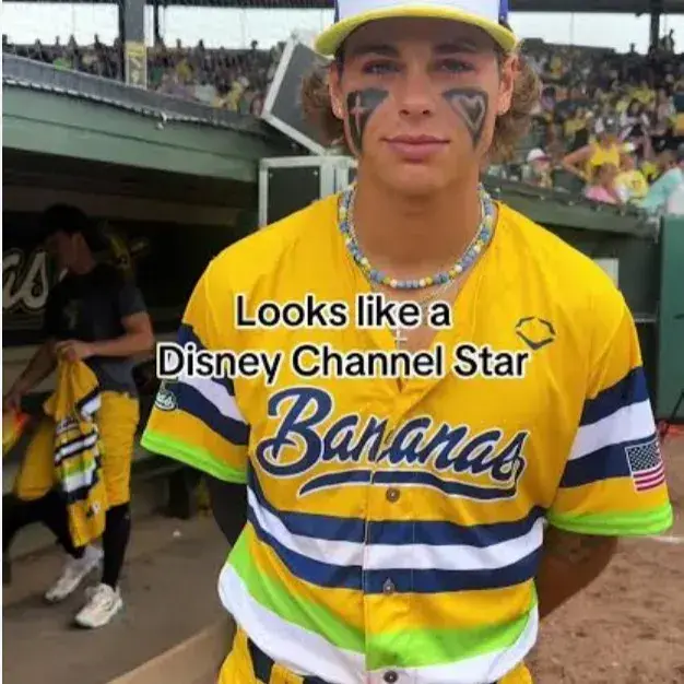 VagueJuicy2421의 Leo Sterling Family