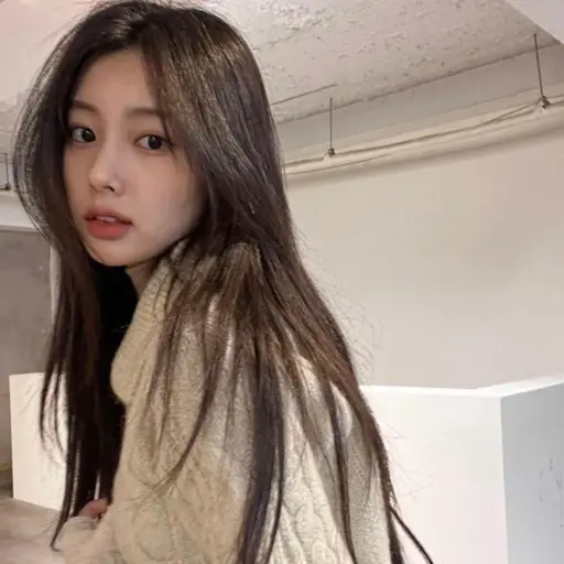StiffScarf7896의 서다희