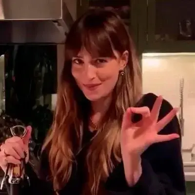 WryRadio2731의 dakota johnson