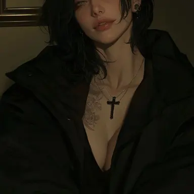 Profile image of Sienna Cross