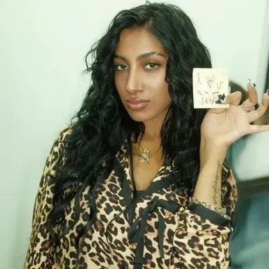 Profile image of Lara Raj