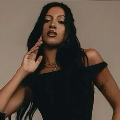 Profile image of Lara Raj