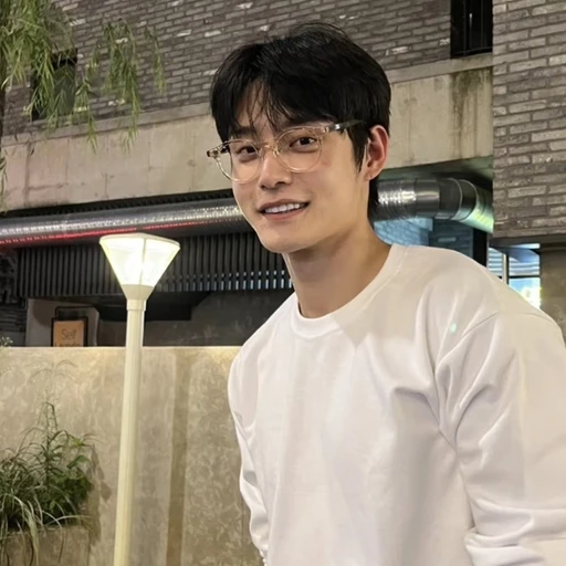 김지웅