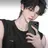우 연