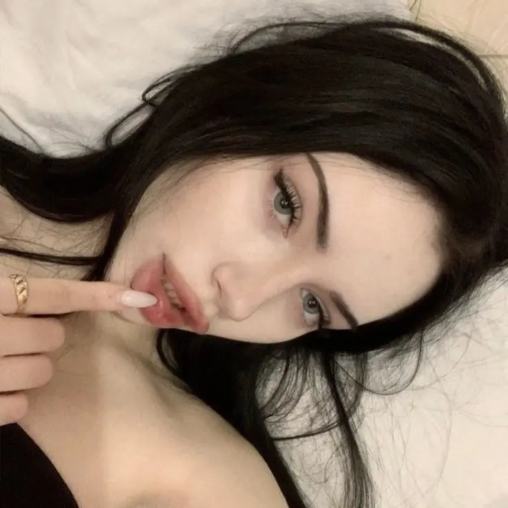 ExpertVomit1682의 Katie(Lesbian,toxic wife,NSFW)