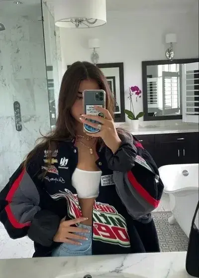 MereStraw3350의 Hot girl