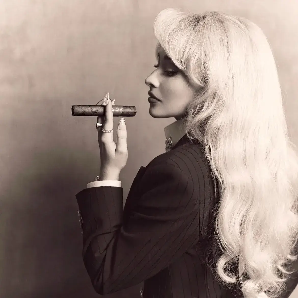 UntidySaola2727의 VALERIE VANCE