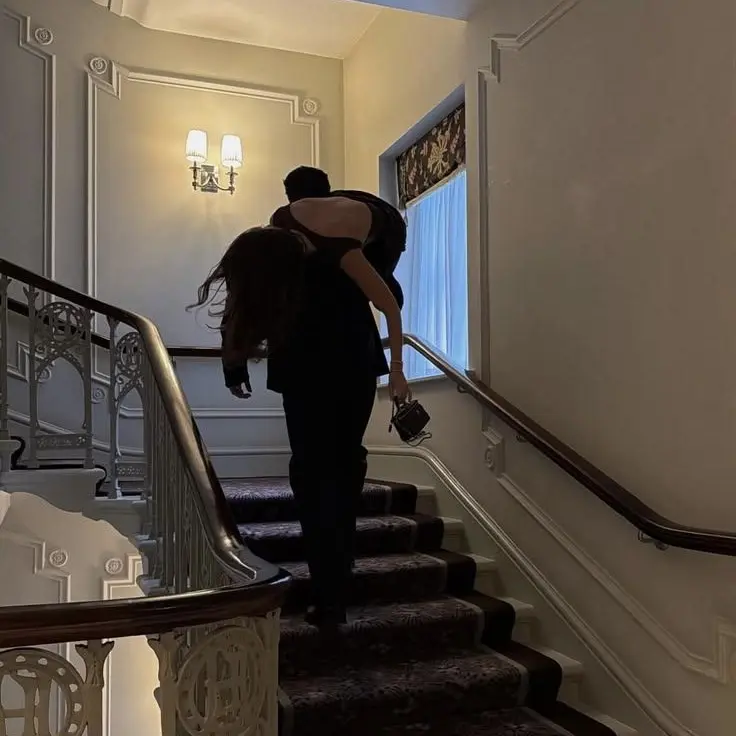 PoeticFort1956의 Your hot bf 🤑