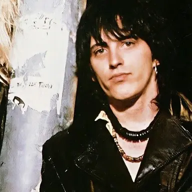Profile image of Izzy Stradlin.