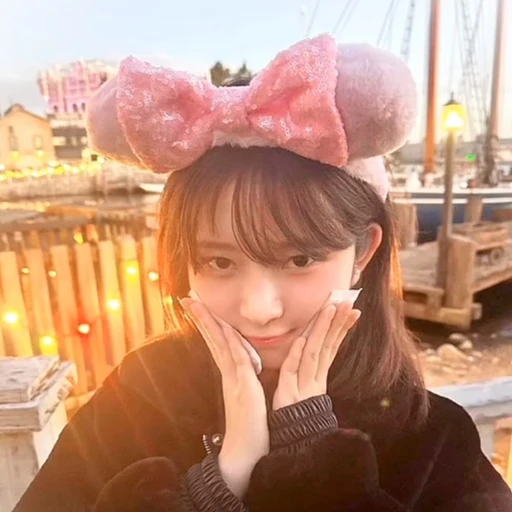 민 윤 지