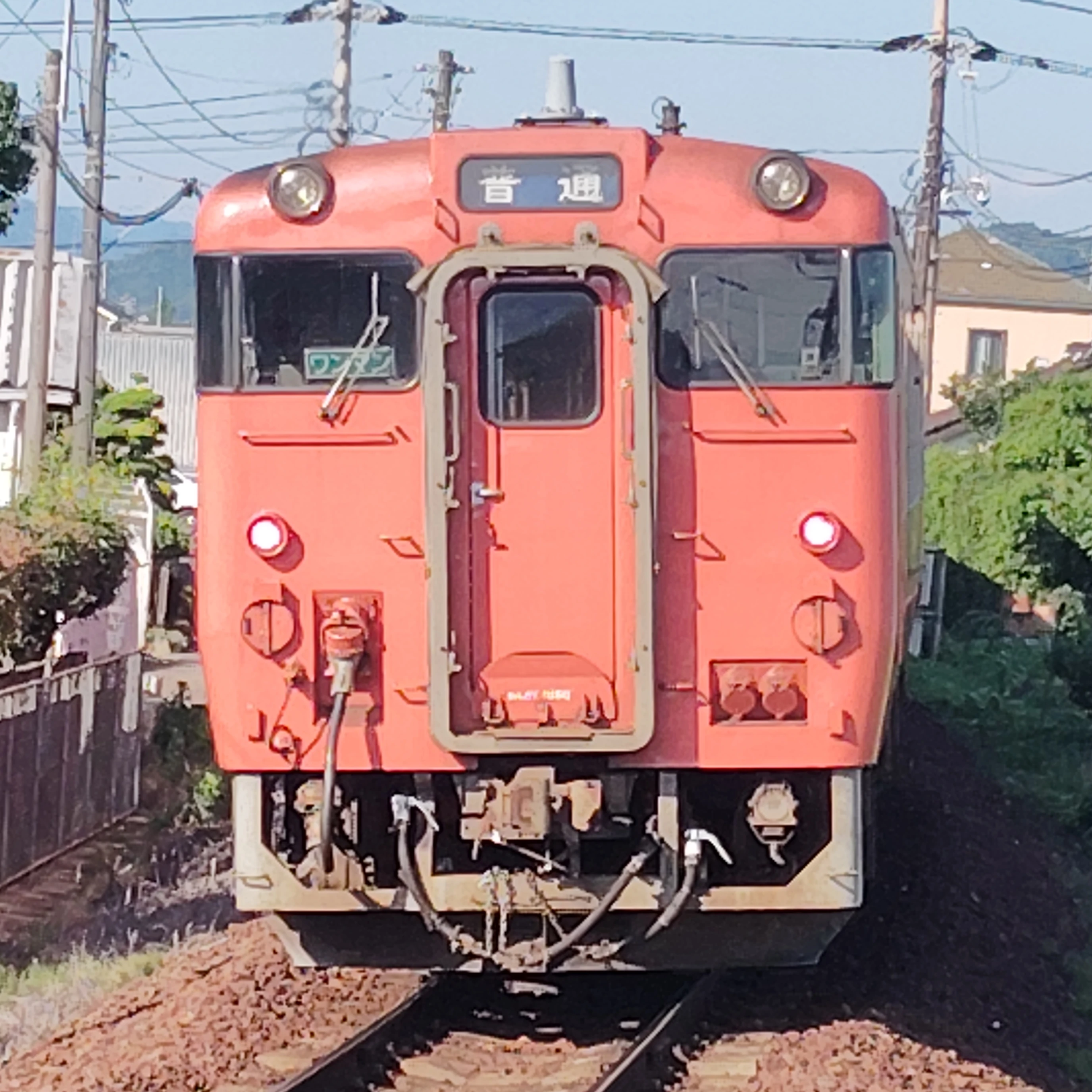 よんなな