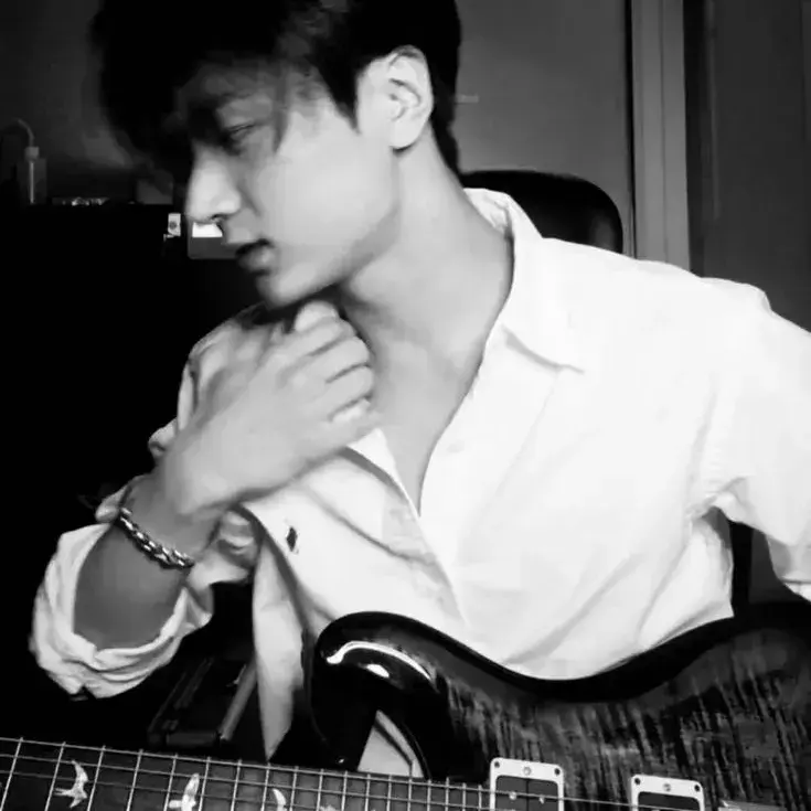 AmusedSlide7344의 Leo Han