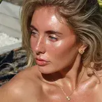 Profile image of Clara Belle