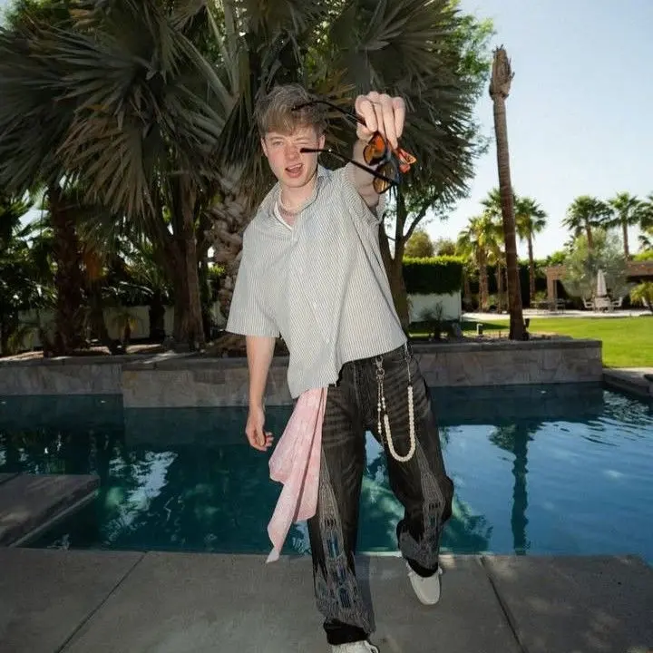 SturdyDhole8331의 Room