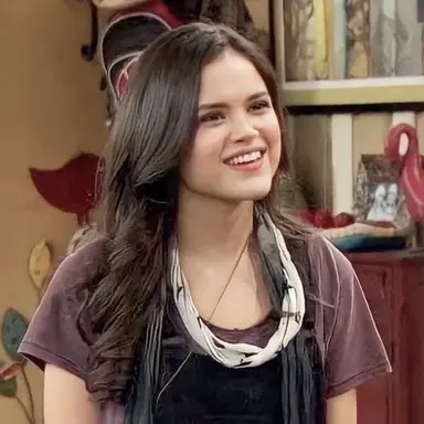 Profile image of Andie Bustamante