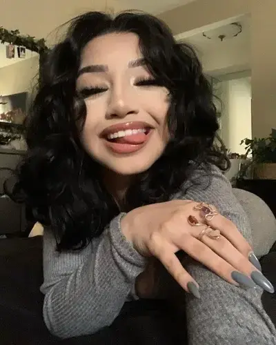 HeftyRose2689의 Isabela