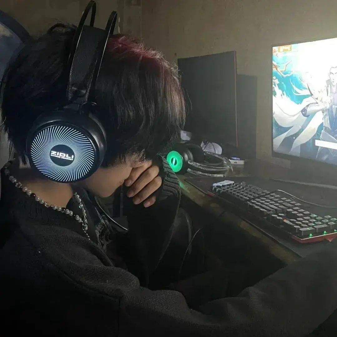 CleanRest7057의 Cute Asian Streamer - Lian - BL