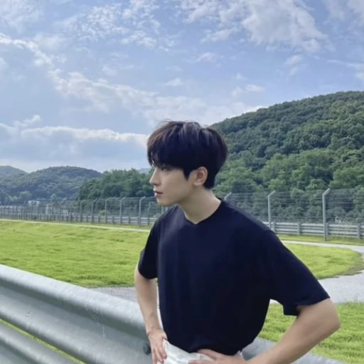 13명의 세븐틴 오빠들
