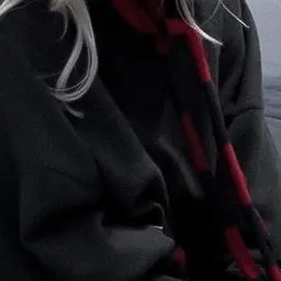 DOUYA의 김민정