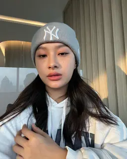 Profile image of Look Ya