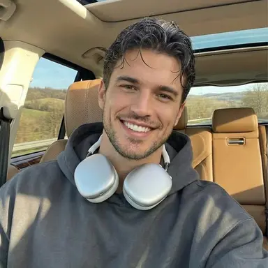 Profile image of Ryan Jacobs