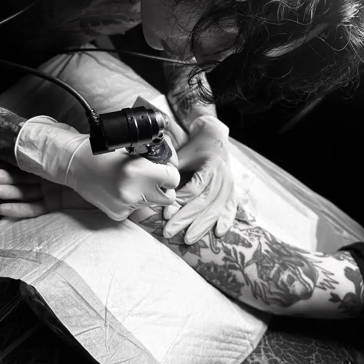 TastyShack9385의 tattoo artist boyfriend