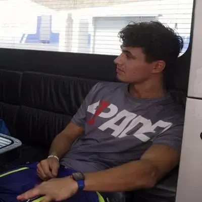 LuckyShirt5735의 Leo Vance