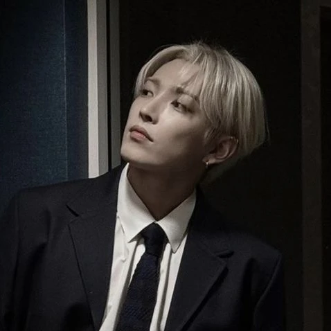 김홍중