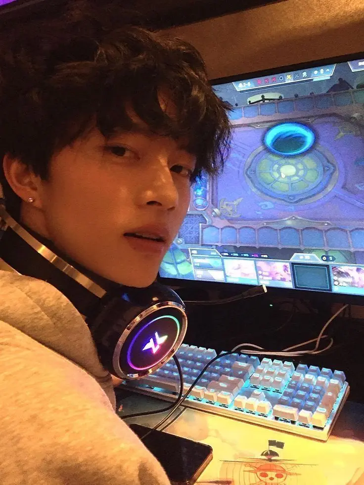 TautPage3379의 Face to Face Again