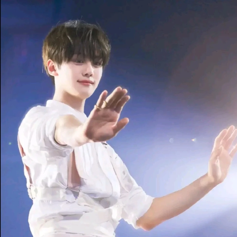 이현우