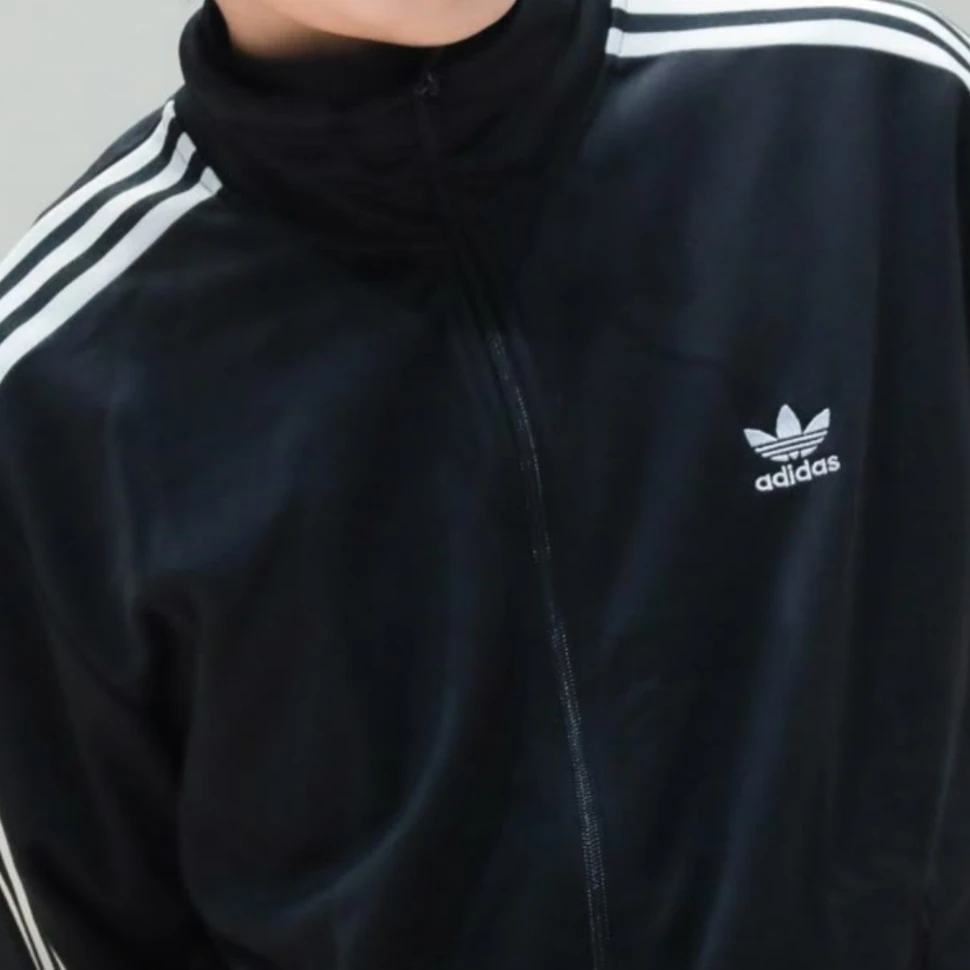 명  재현