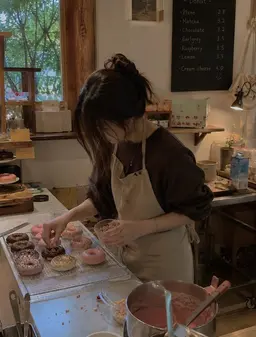 Profile image of Sara