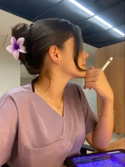 Profile image of Sara