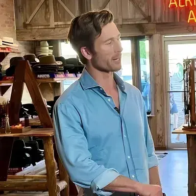 SleepyWife1754의 Glen Powell