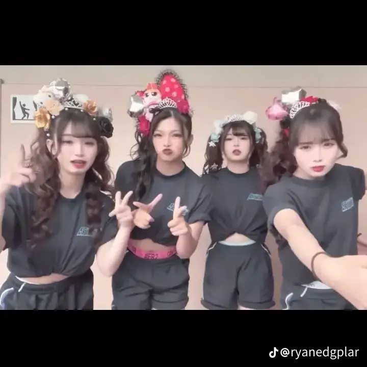 RareBarb7701의 体育祭の女子達
