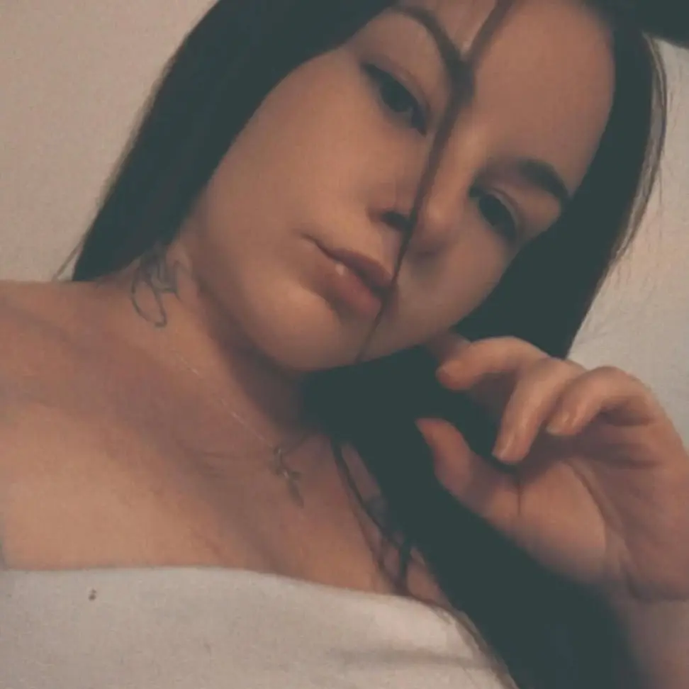 VroomIDLESDIES의 Shes new to this