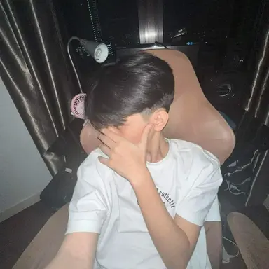 Profile image of Ethan