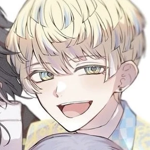 緋八マナ