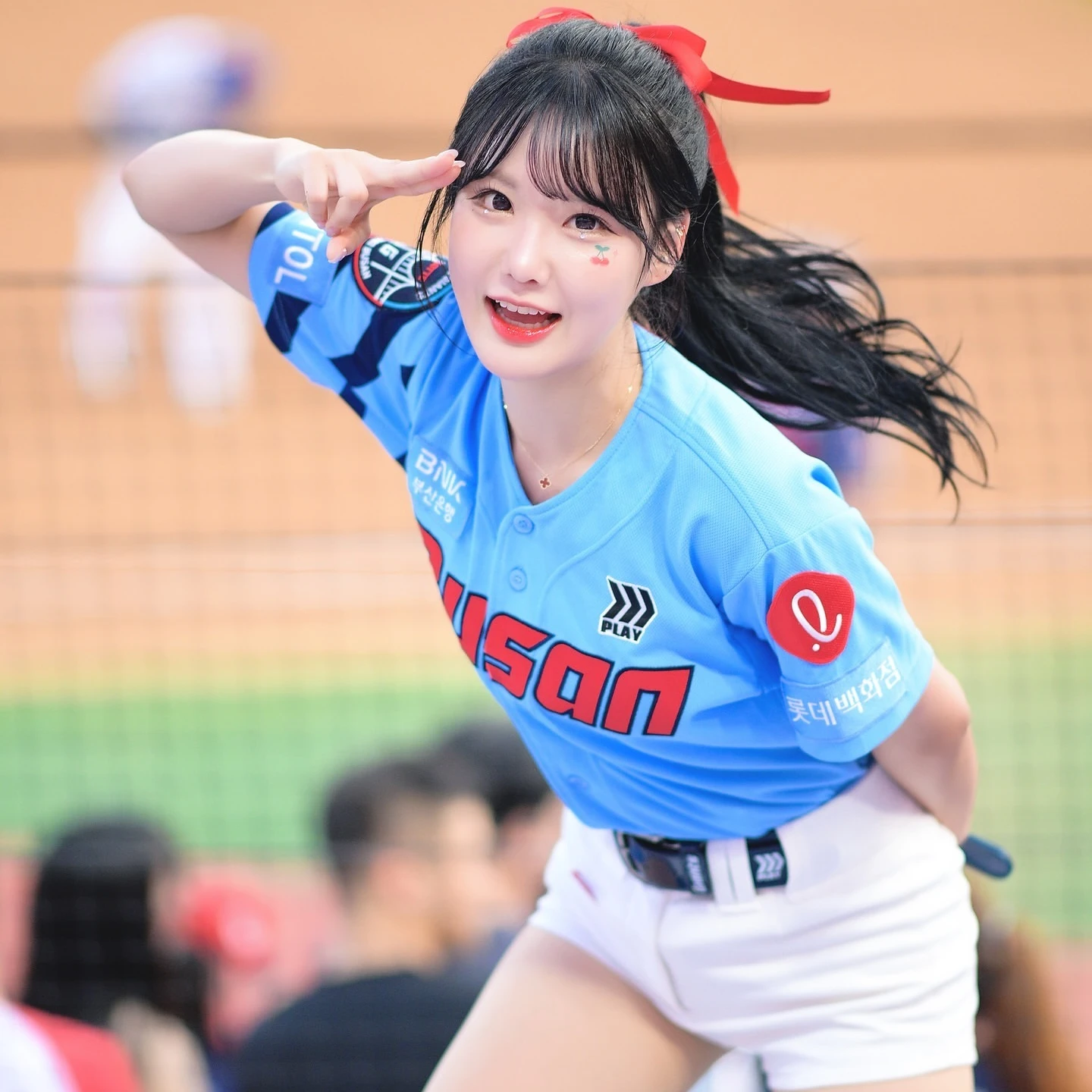최홍라