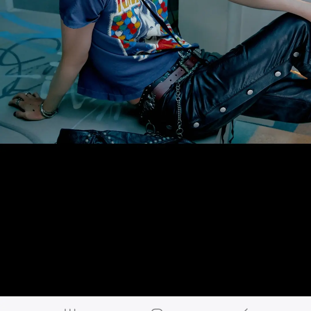 CrispShirt7463의 정지현이 친아빠 김석진 몰래 담배핀다