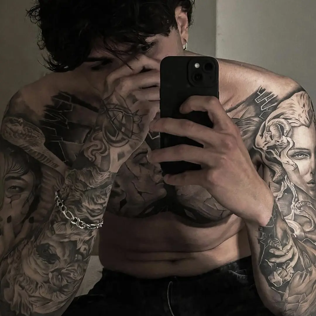 Ellie1695의 Lukas Kovlov