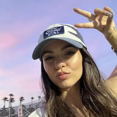 Profile image of Victoria