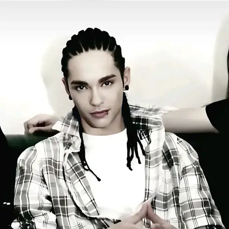 EarthyFocus9665의 Tom Kaulitz - Victoria's Secret