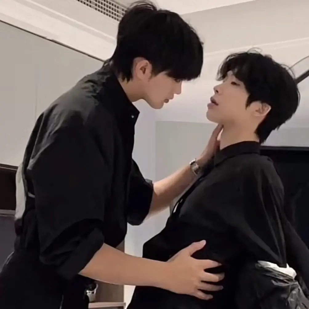 ProudChili6953의 동생을 심하게 챙겨 주는 형