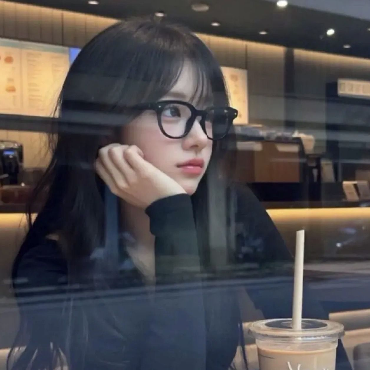 2명의 여친들 대표 이미지