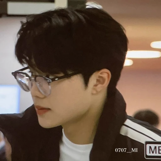 박건욱